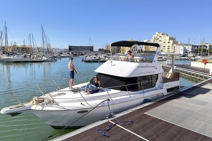 Charter Motorboat Carver Yacht 400 fly Carnon Plage