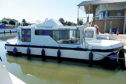 Charter Houseboat Low Cost Espade 850 Fly Languimberg