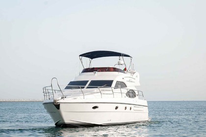 Noleggio Barca a motore 25 - 16 MT 2 CABINS MAJESTY 52 2003 Dubai