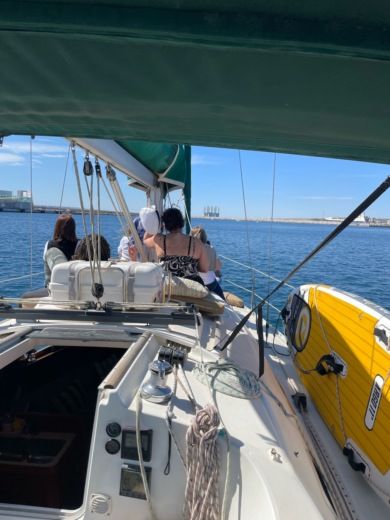 Alicante (Alacant) Sailboat Beneteau Oceanis 321 alt tag text