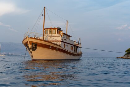 Rental Gulet CLASSIC YACHT GALLANT Trajektna Luka Split