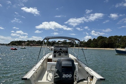 Charter Motorboat Boston Whaler Outrage 22 Lège-Cap-Ferret