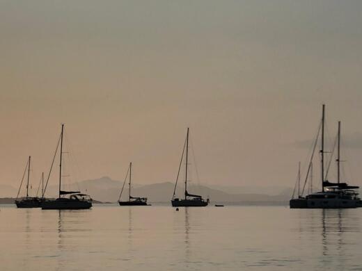 La Seyne-sur-Mer Sailboat Jeanneau Poker Dinette alt tag text