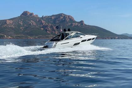 Location Yacht Pershing 5x Saint-Tropez