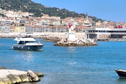 Miete Motorboot Beneteau Swift Trawler 35 Le Grau-du-Roi