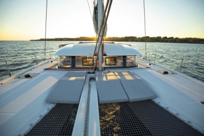 Location Catamaran Beneteau Excess 11 Toulon
