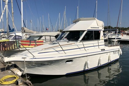 Hire Motorboat Beneteau Antares 805 Fly Ajaccio