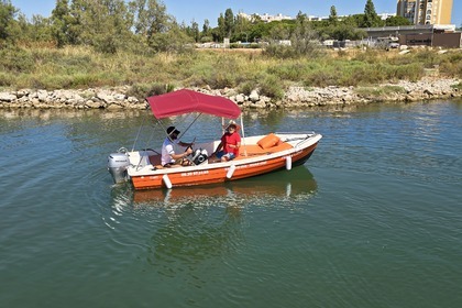 Hire Boat without licence  navalplastica sans permis lancia 450 Carnon Plage