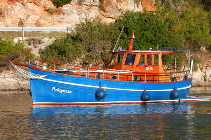 Charter Motorboat Traditional Croatian boat Leut Palagruža Split