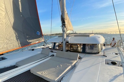 Rental Catamaran Lagoon Excess 11 Cascais
