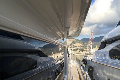 Noleggio Yacht a motore Alalunga 78 Fly Castellammare di Stabia