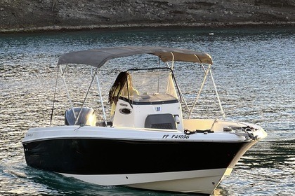 Charter Motorboat Wellcraft 220 fisherman Fort-de-France