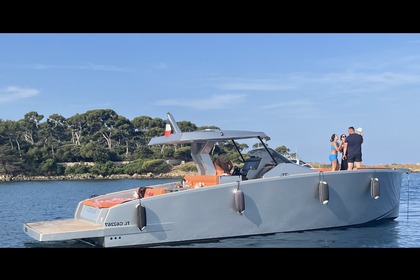 Hire Motorboat Tesoro 38 t top St-Laurent-du-Var