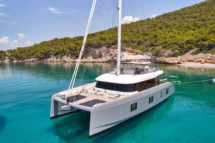 Rental Catamaran Sunreef 80 Athens