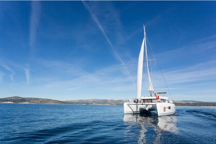 Location Catamaran LAGOON 42 JASMINE Trogir