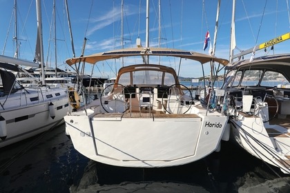 Hire Sailboat DUFOUR DUFOUR 460 GRAND LARGE Trogir