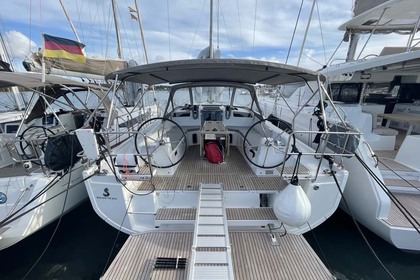 Hire Sailboat Bénéteau Oceanis 40.1 Portocolom