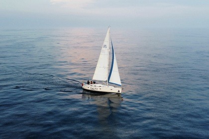 Hire Sailboat Bavaria 39 Cruiser Cowes