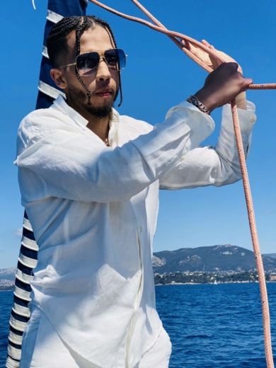 Six-Fours-les-Plages Sailboat Jeanneau Sun odyssey 42 CC alt tag text