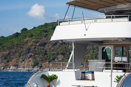 Hire Motor yacht Custom 90' Phuket