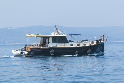 Verhuur Motorboot Menorquin 160 Fly Brela
