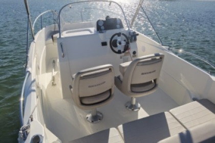 Charter Motorboat Quicksilver Activ 605 Open Martigues