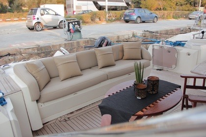 Чартер Моторная яхта Sealine T60 Alimos Marina