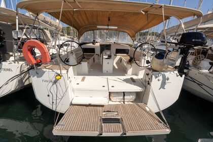 Hire Sailboat JEANNEAU SUN ODYSSEY 490 Saint-Mandrier-sur-Mer