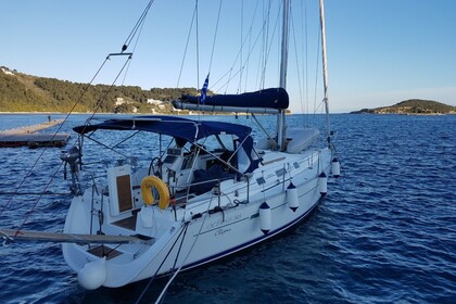 Hire Sailboat BENETEAU OCEANIS 343 Skiathos