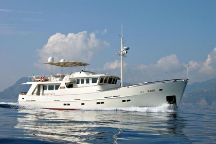 Charter Motor yacht BUGARI BUGARI NAVETTA La Spezia
