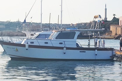 Rental Motorboat Elegante Gozzo cabinato Lampedusa