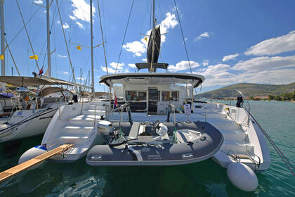 Charter Catamaran Lagoon Lagoon 450 Fly Dubrovnik