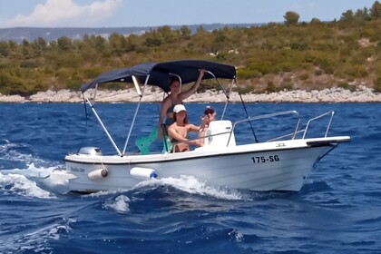 Rental Motorboat Nautika 500 Stari Grad