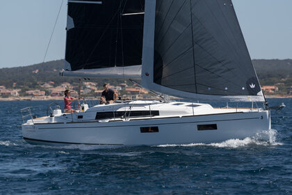 Noleggio Barca a vela Beneteau Oceanis 38.1 Pola