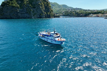 Charter Motorboat Cantiere Marchetti MotoNave Forio