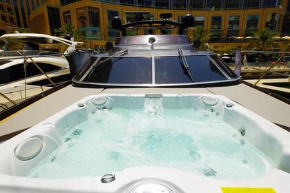 Verhuur Motorjacht Luxury Custom Yacht 95 Ft Dubai
