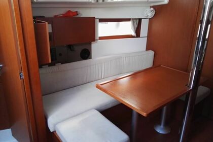 Aluguel Veleiro BENETEAU Oceanis 38.1 "Dani" Cannigione