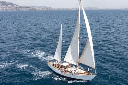 Hire Sailboat Cantiere carlini One off Bacoli