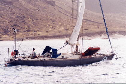 Rental Sailboat chantier de la Marine Toulon Frioul 38 Azores