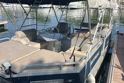 Hire Motorboat Pontoon Boat 21 Le Grau-du-Roi