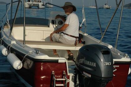 Hire Motorboat Nautica 30HP - Free Fuel Hvar