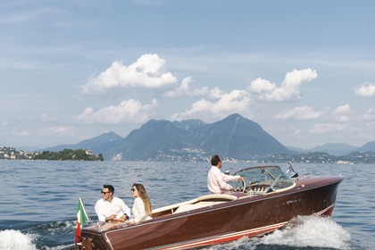 Verhuur Motorboot Riva Super Florida Stresa