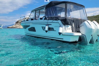 Charter Motorboat Jeanneau Merry Fisher 1095 Saint-Florent