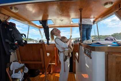 Hyra båt Motorbåt Nimo 27 Stockholm