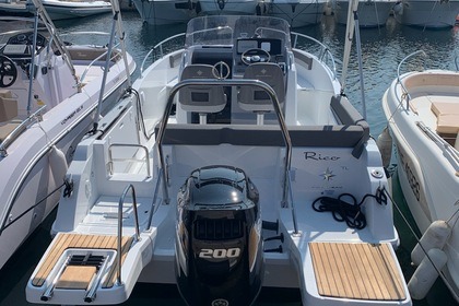 Charter Motorboat Jeanneau Cap Camarat 6.5 cc Cavalaire-sur-Mer