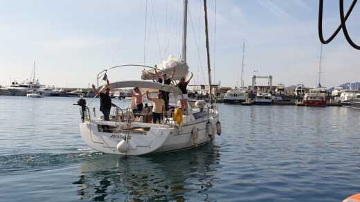 Antibes Sailboat Beneteau Oceanis 41 alt tag text