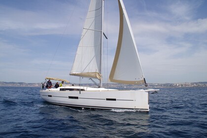 Rental Sailboat Dufour Dufour 412 Gl La Rochelle