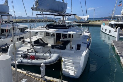 Hire Catamaran Lagoon-Bénéteau Lagoon 52 F - 6 + 1 cab. Tortola