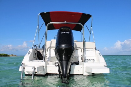 Rental Motorboat Beneteau flyer 6.6 Sundeck Le Gosier