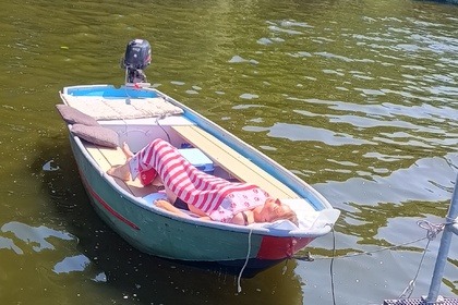 Rental Motorboat stalen vlet met buitenboordmotor Ter Aar